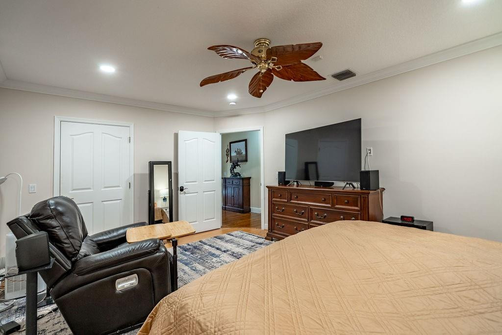 2317 NE 28th Court