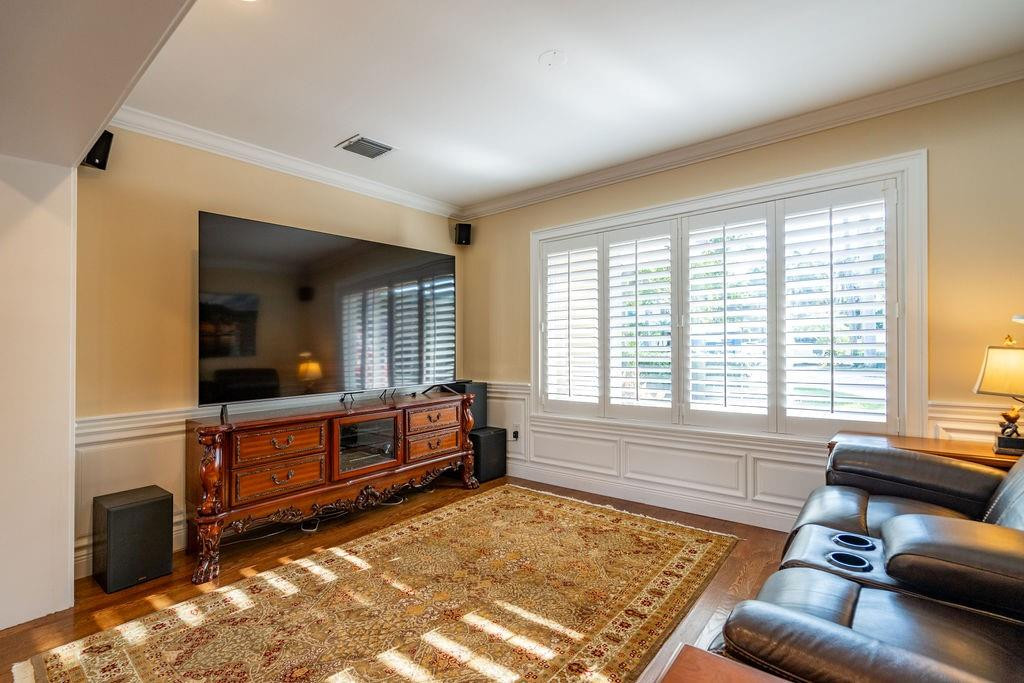 2317 NE 28th Court