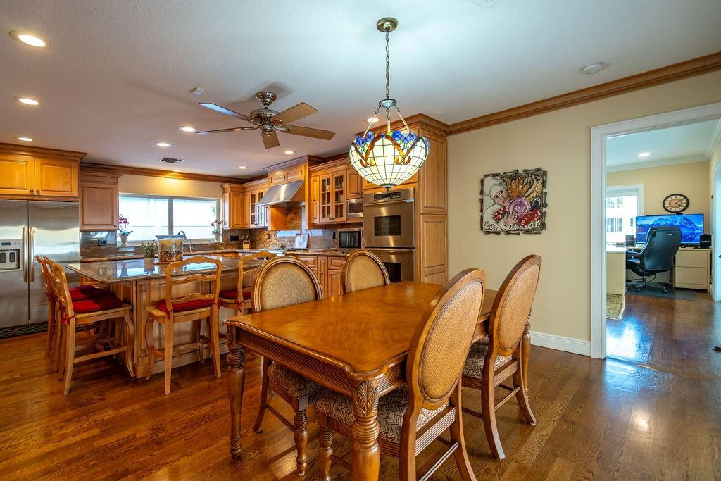 2317 NE 28th Court