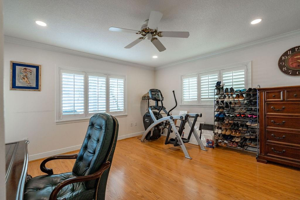 2317 NE 28th Court