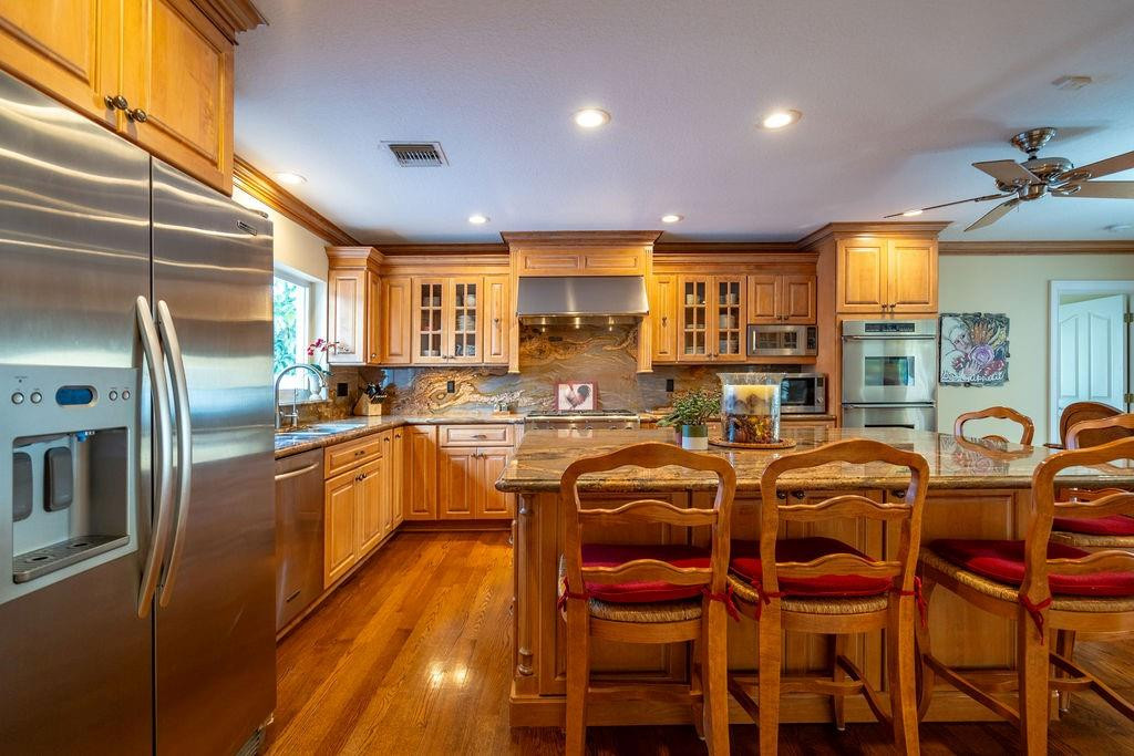 2317 NE 28th Court