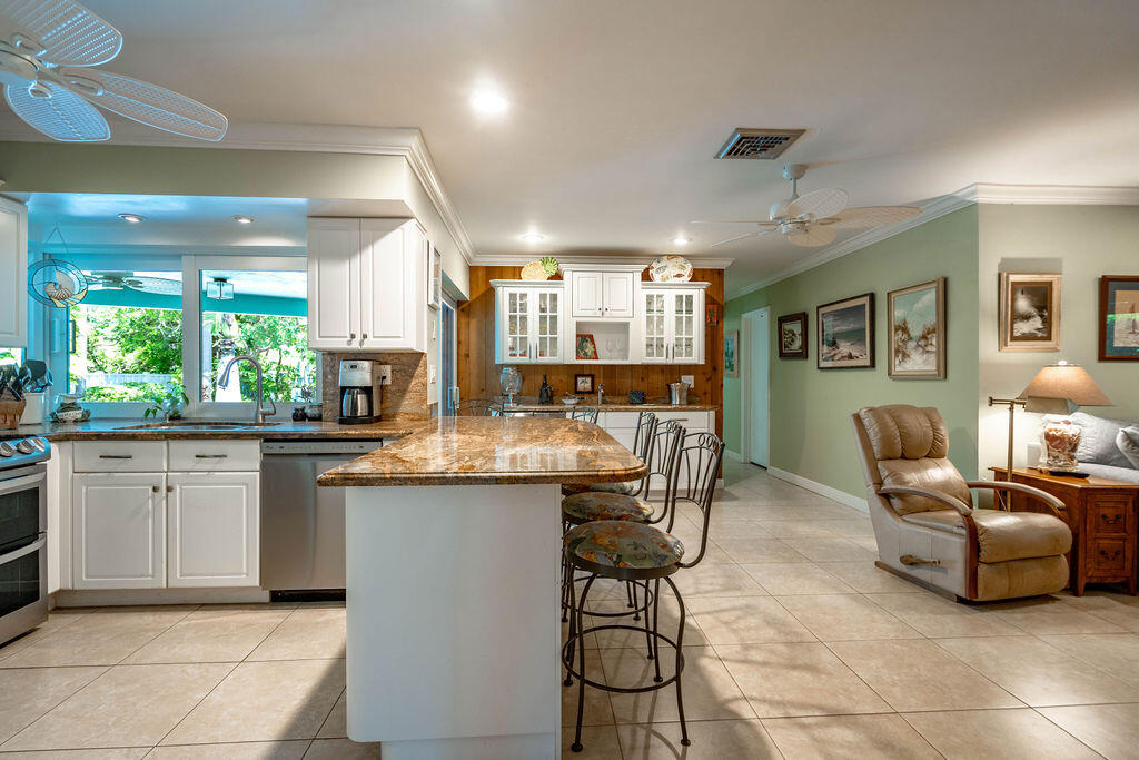 2823 NE 35TH Court