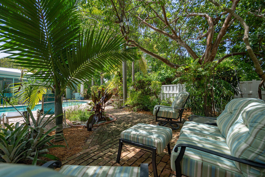 2823 NE 35TH Court