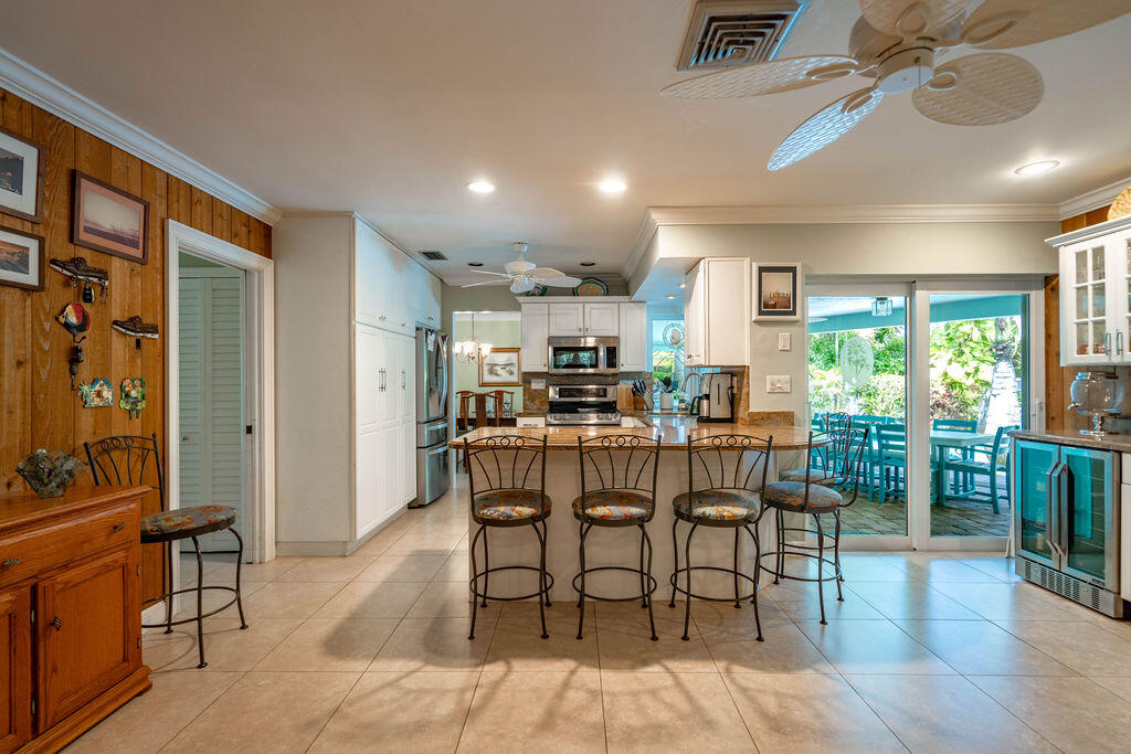 2823 NE 35TH Court
