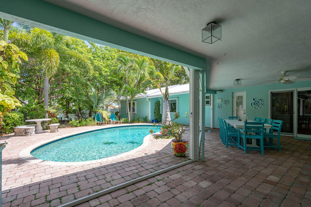 2823 NE 35TH Court