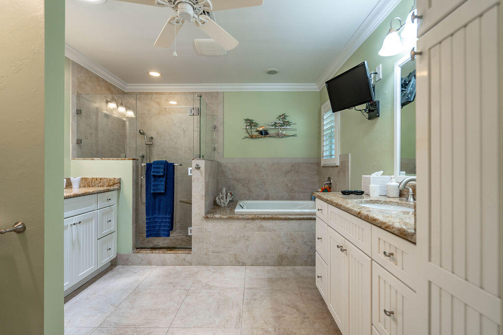 2823 NE 35TH Court