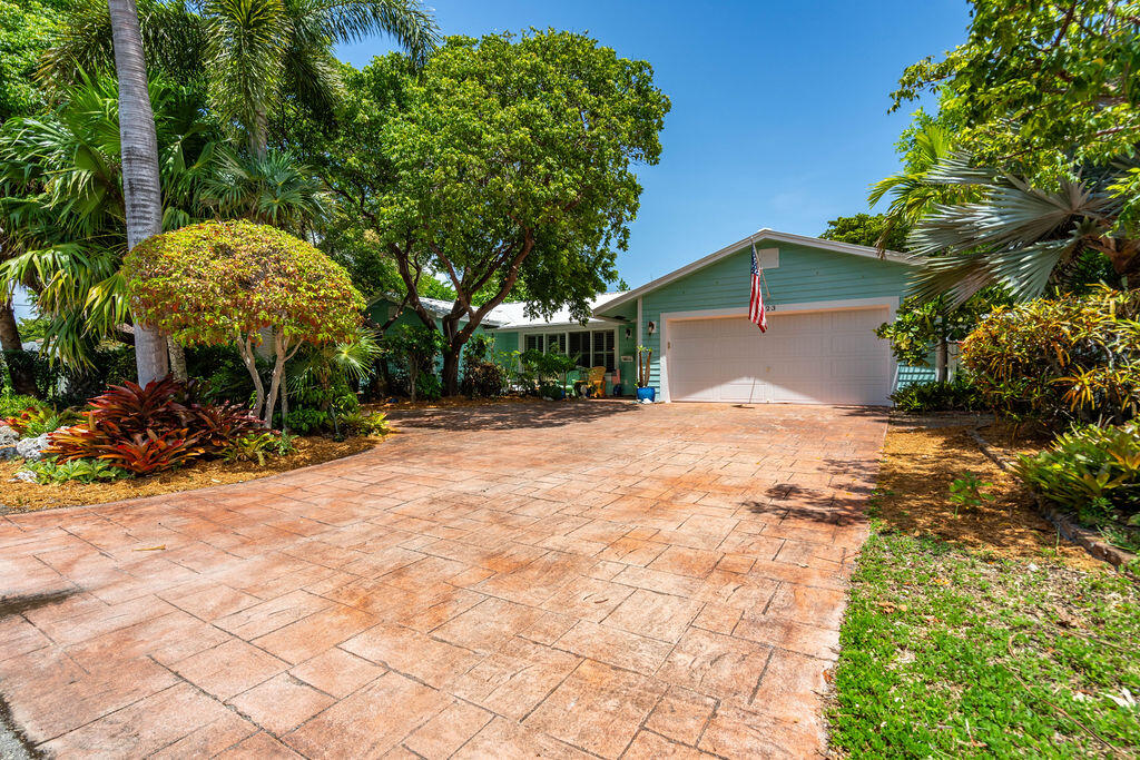 2823 NE 35TH Court