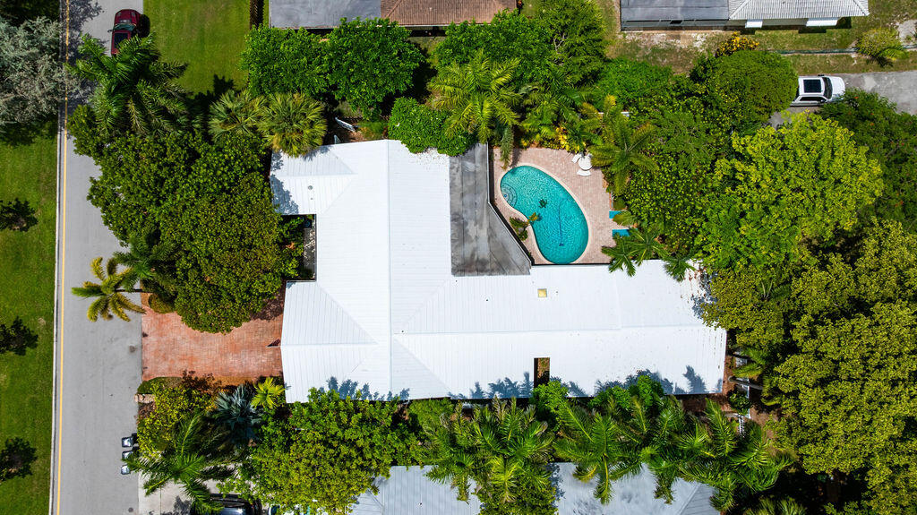 2823 NE 35TH Court