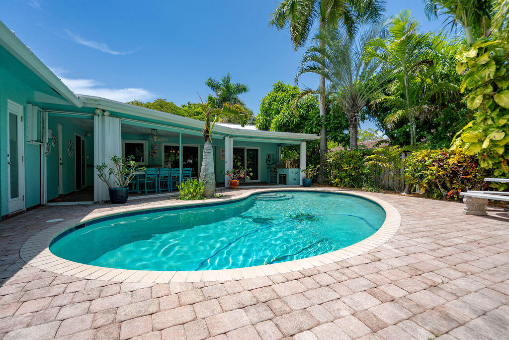 2823 NE 35TH Court