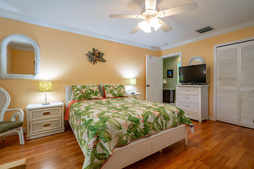 2823 NE 35TH Court