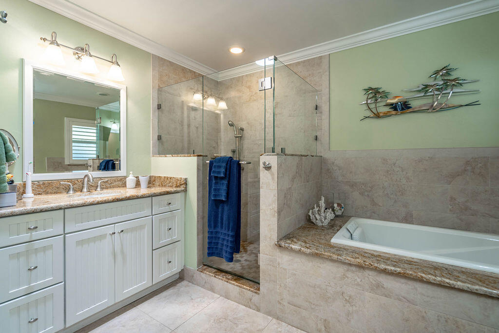 2823 NE 35TH Court