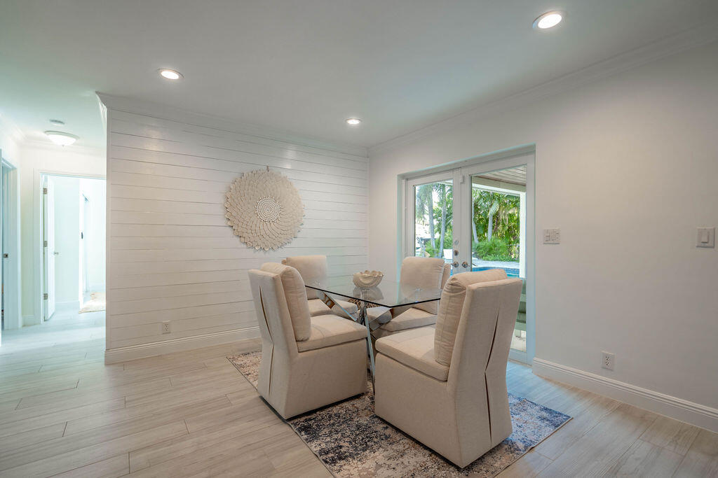 2401 NE 33RD Street