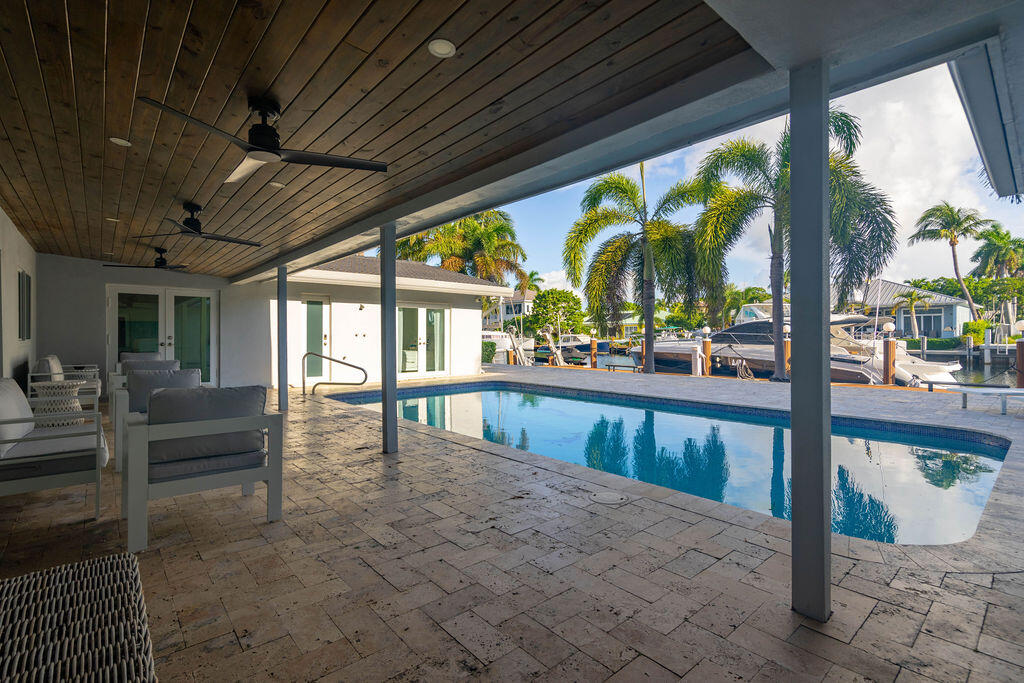 2401 NE 33RD Street
