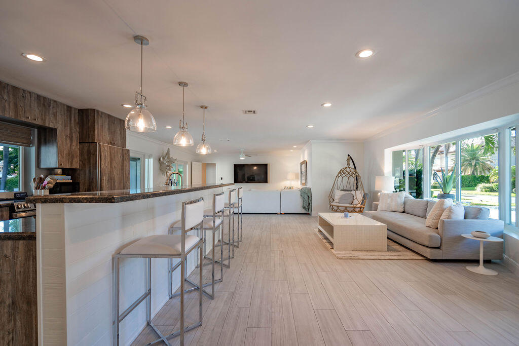2401 NE 33RD Street