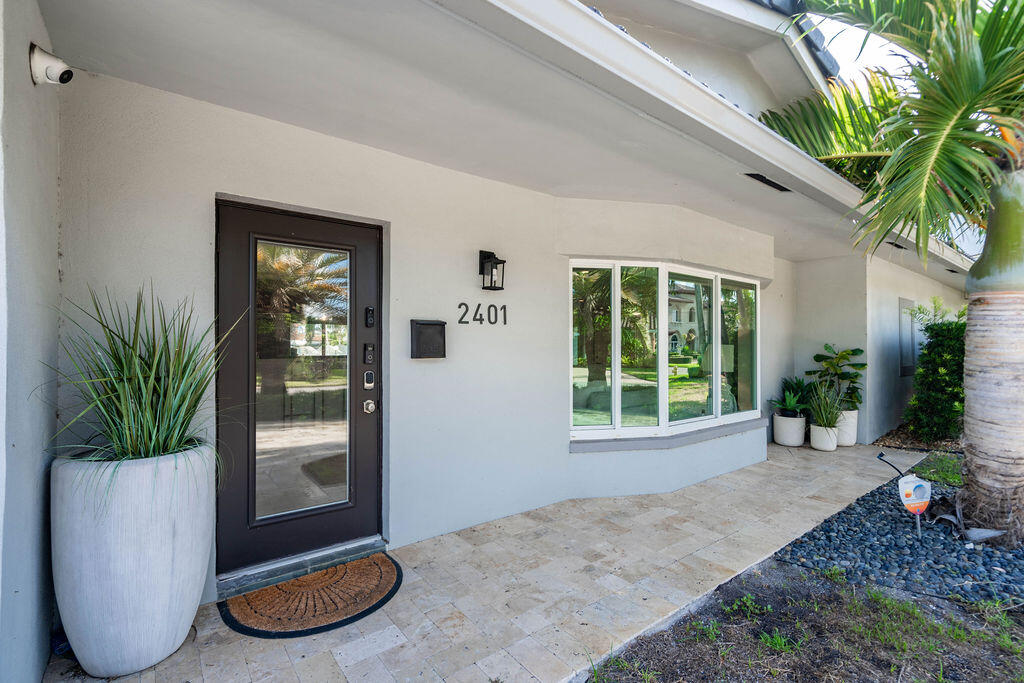 2401 NE 33RD Street