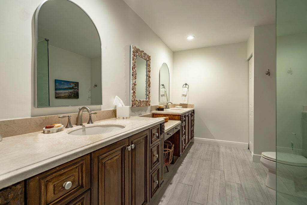 2401 NE 33RD Street