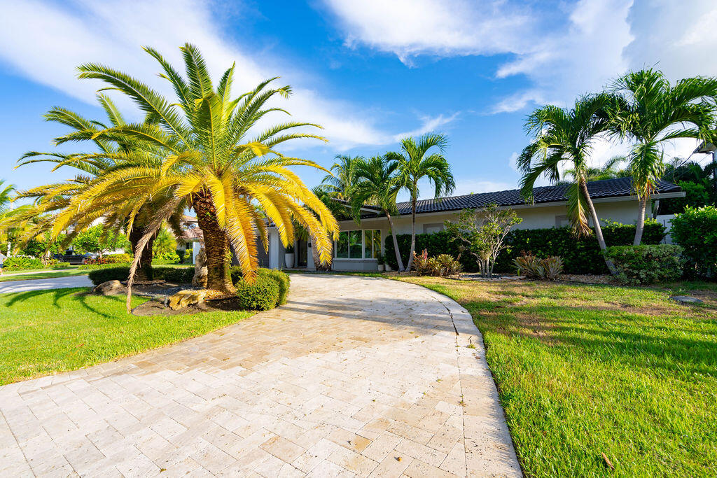 2401 NE 33RD Street