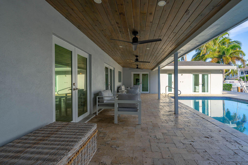 2401 NE 33RD Street