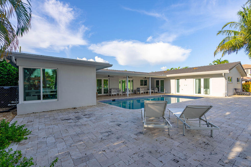 2401 NE 33RD Street