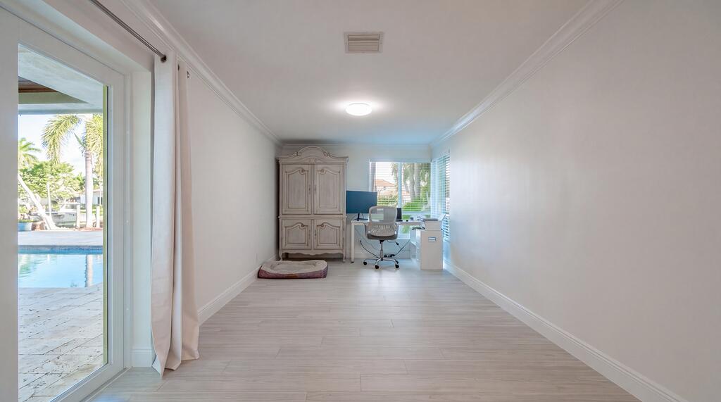 2401 NE 33RD Street