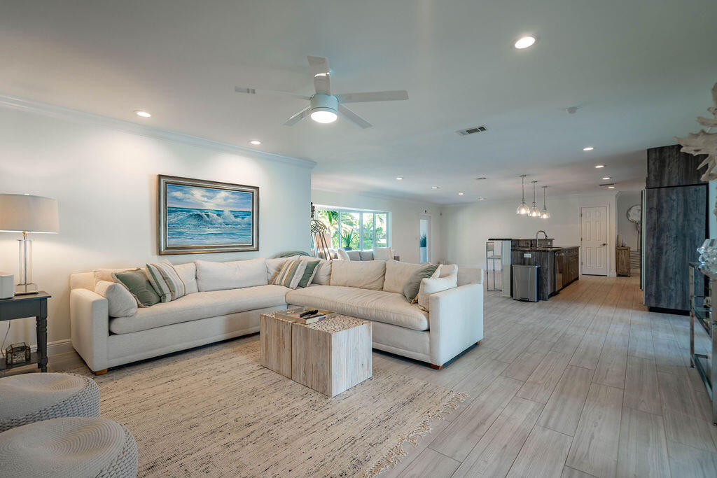 2401 NE 33RD Street