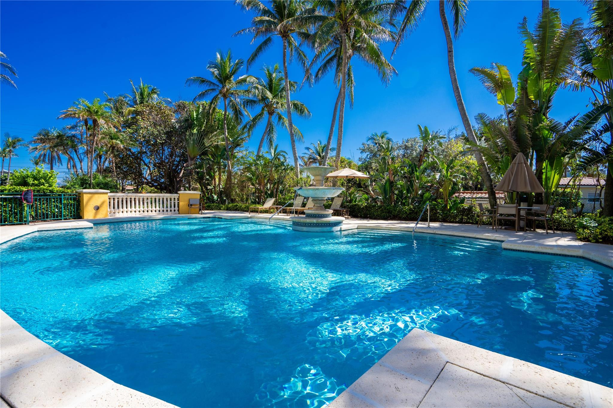 1228 Hillsboro Mile 101