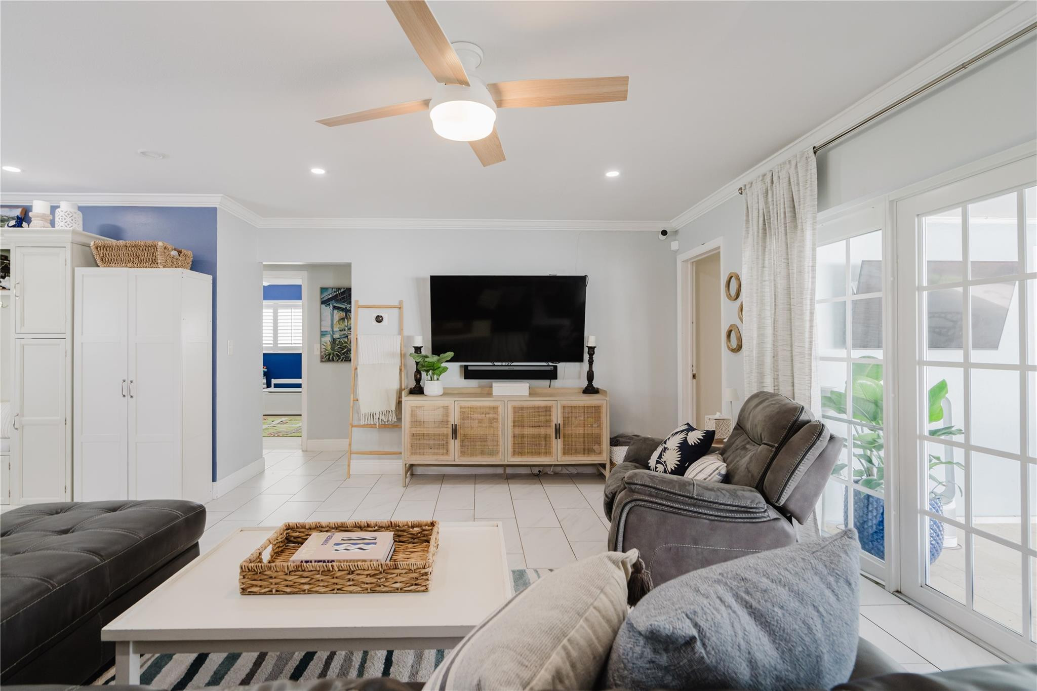 2720 NE 53rd Court