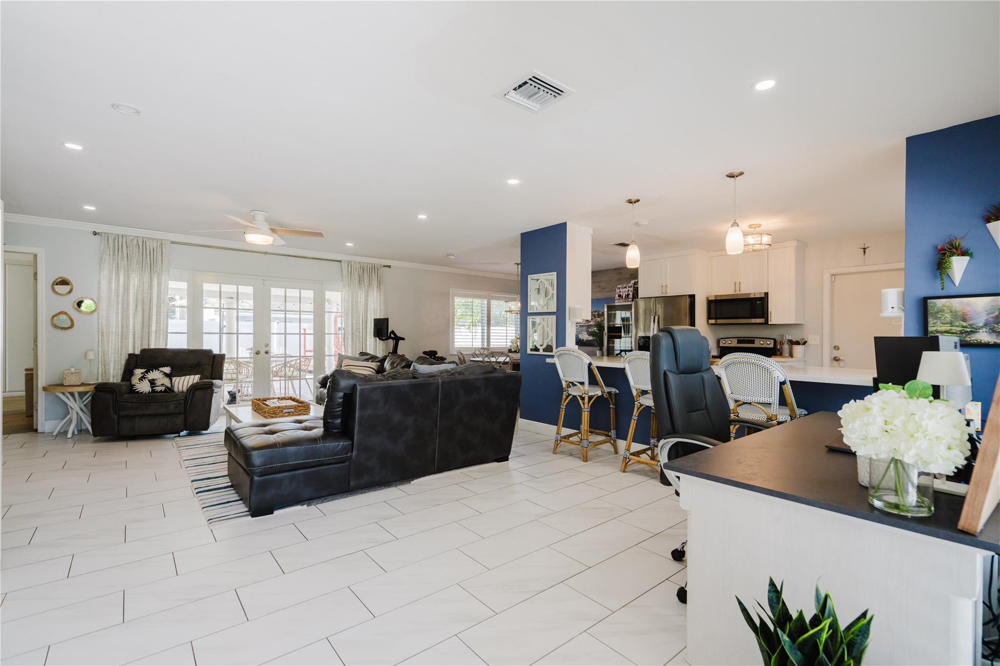 2720 NE 53rd Court
