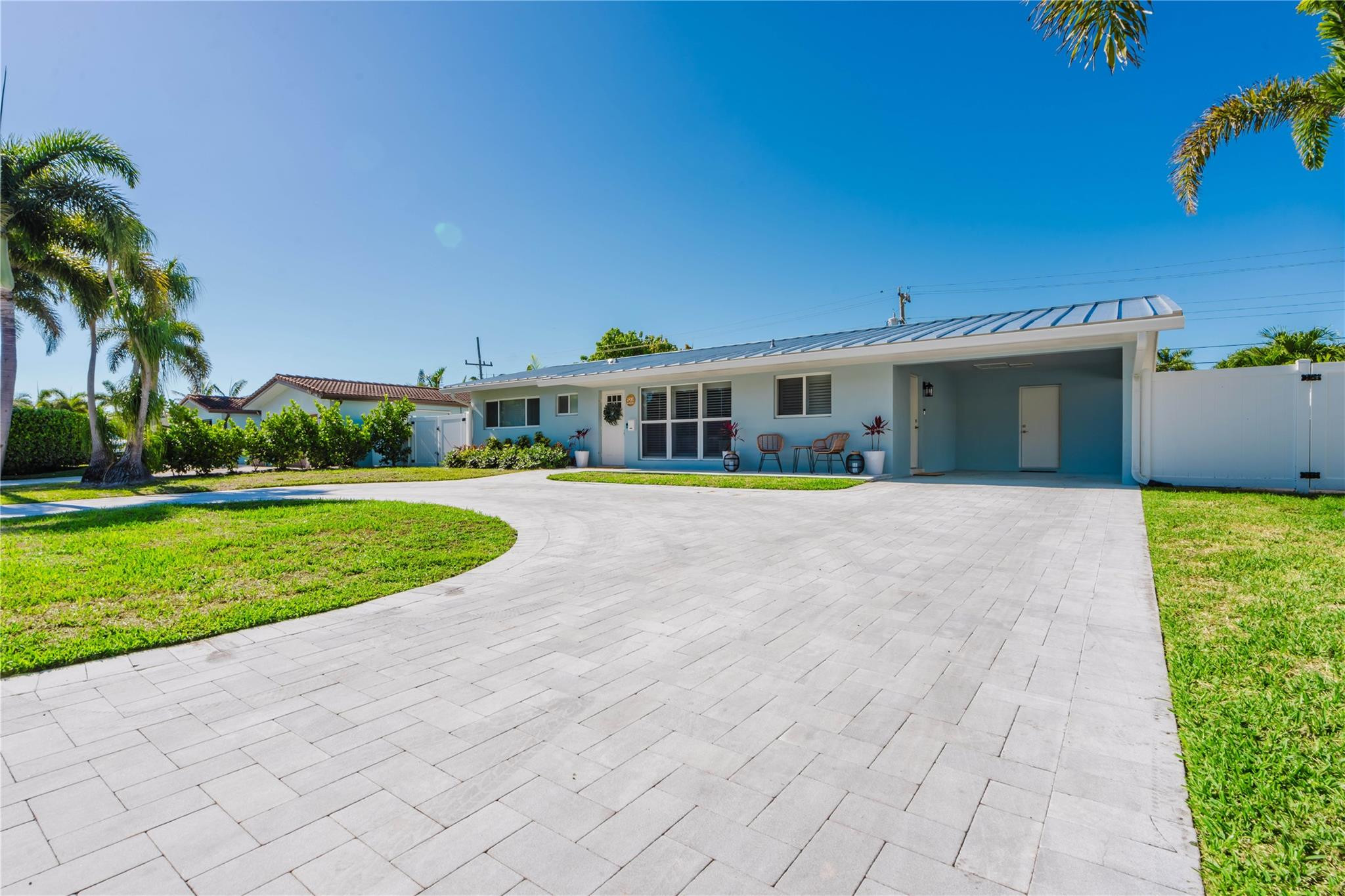 2720 NE 53rd Court