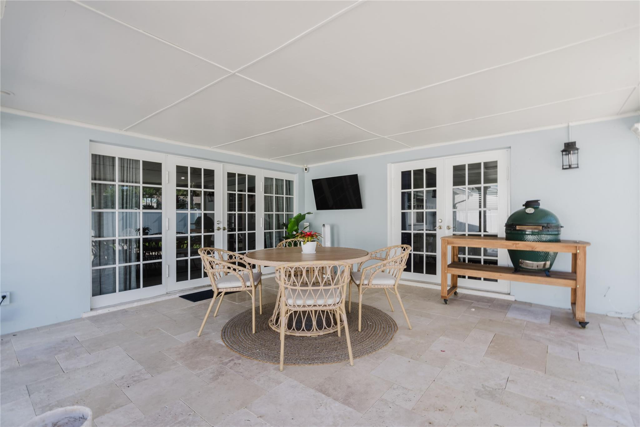 2720 NE 53rd Court