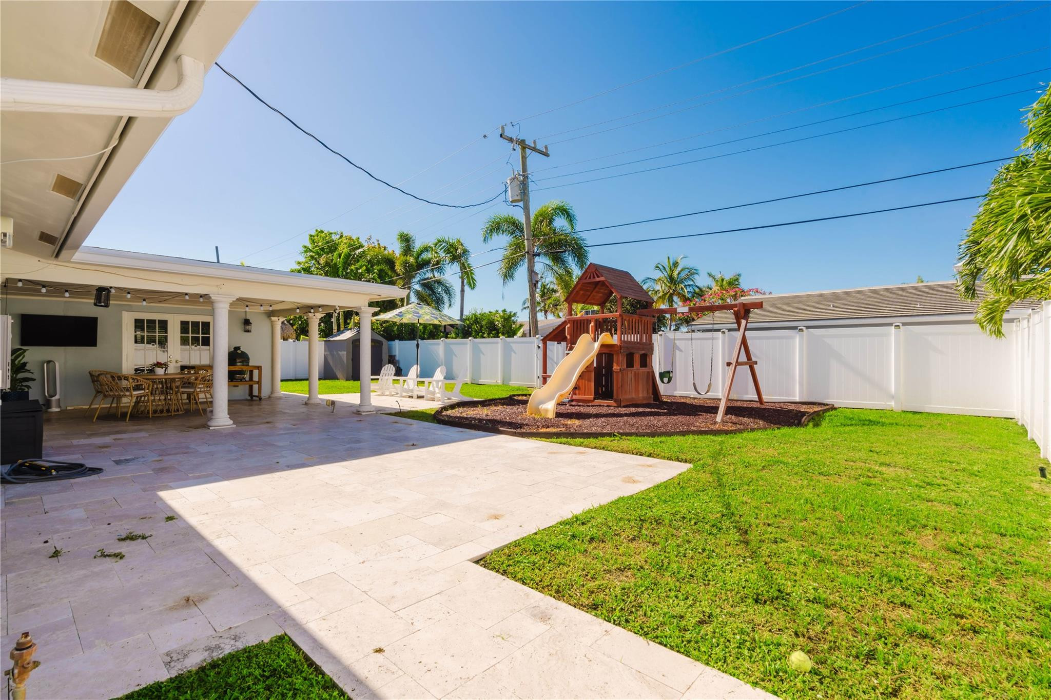2720 NE 53rd Court