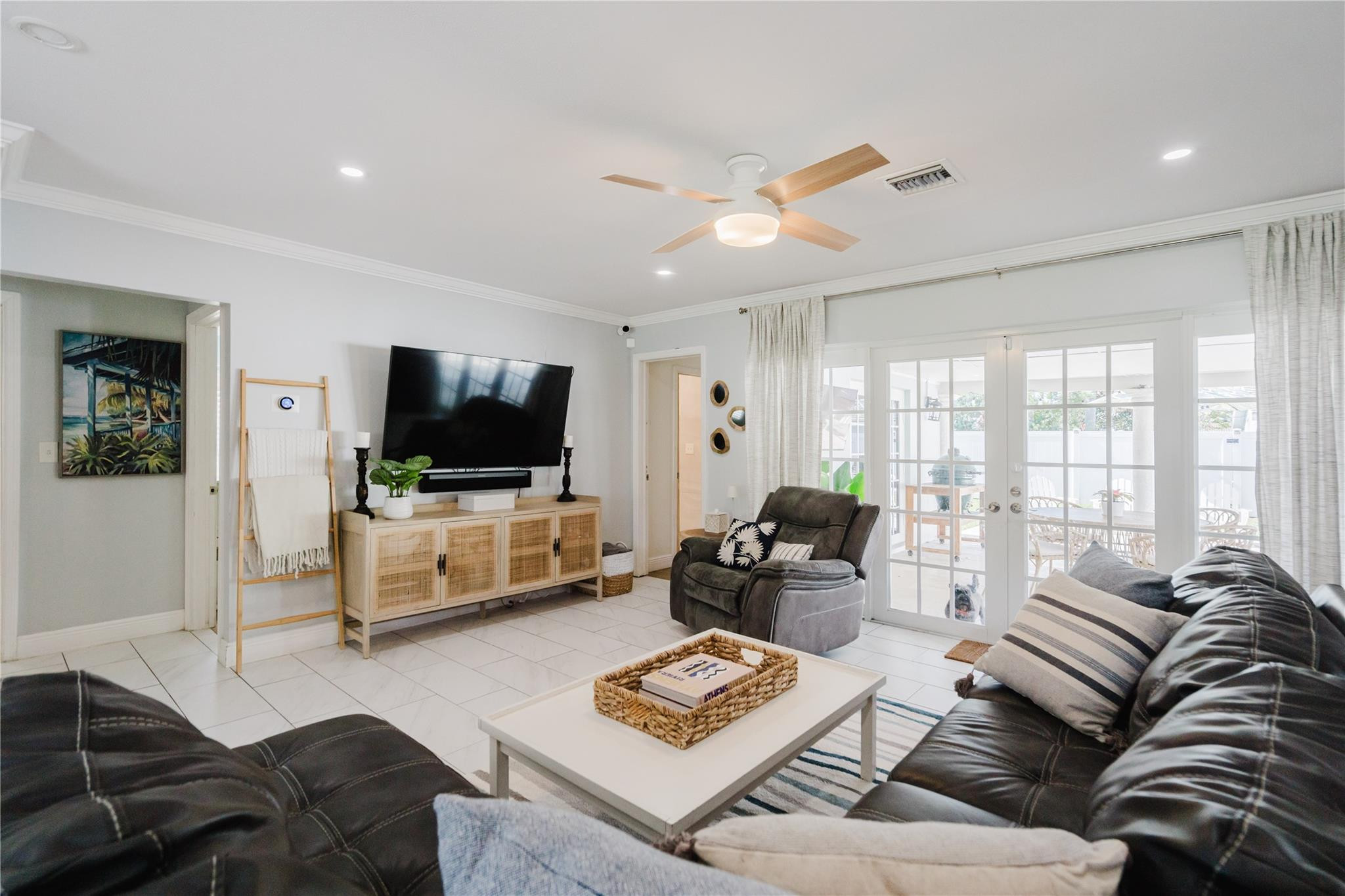 2720 NE 53rd Court