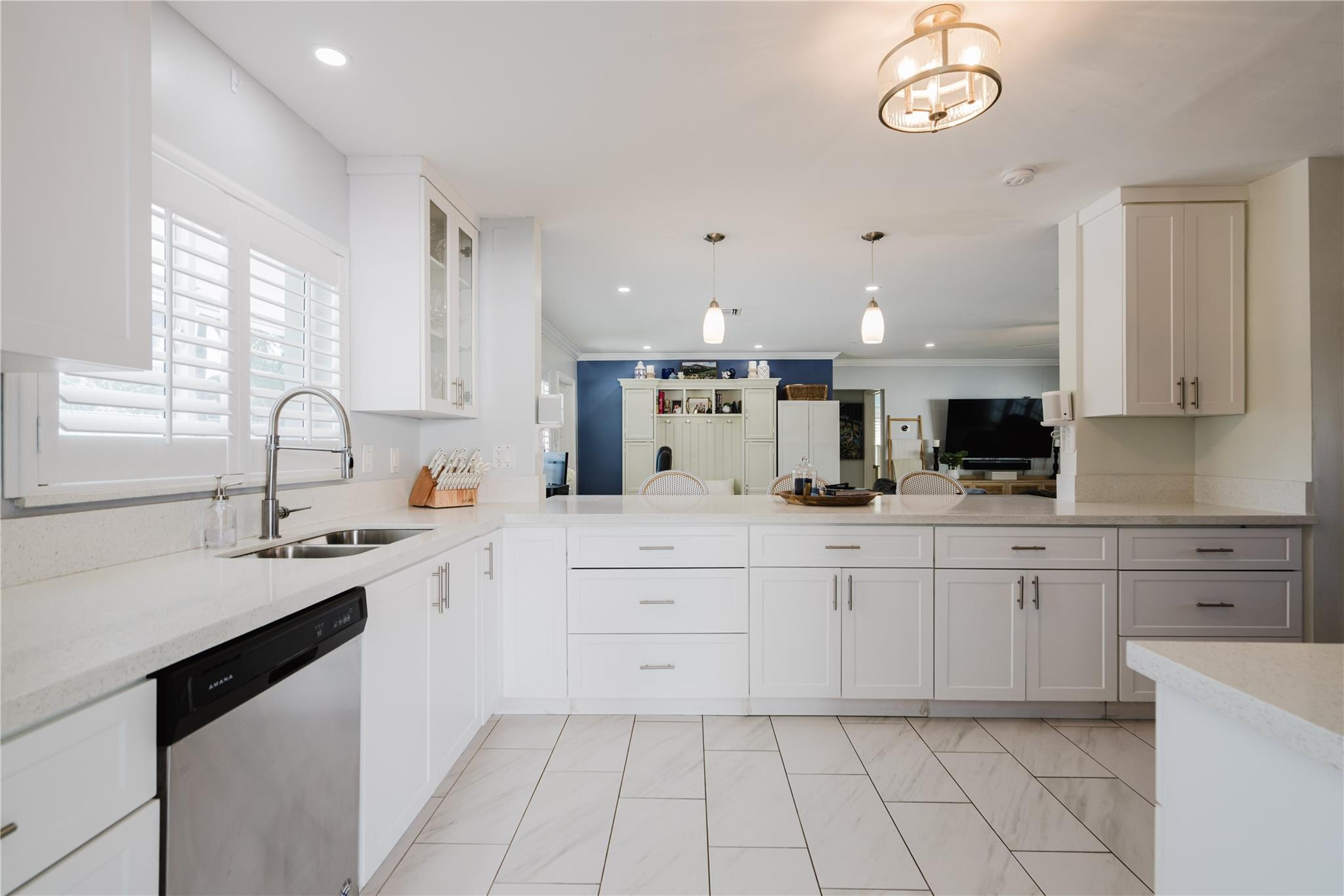 2720 NE 53rd Court