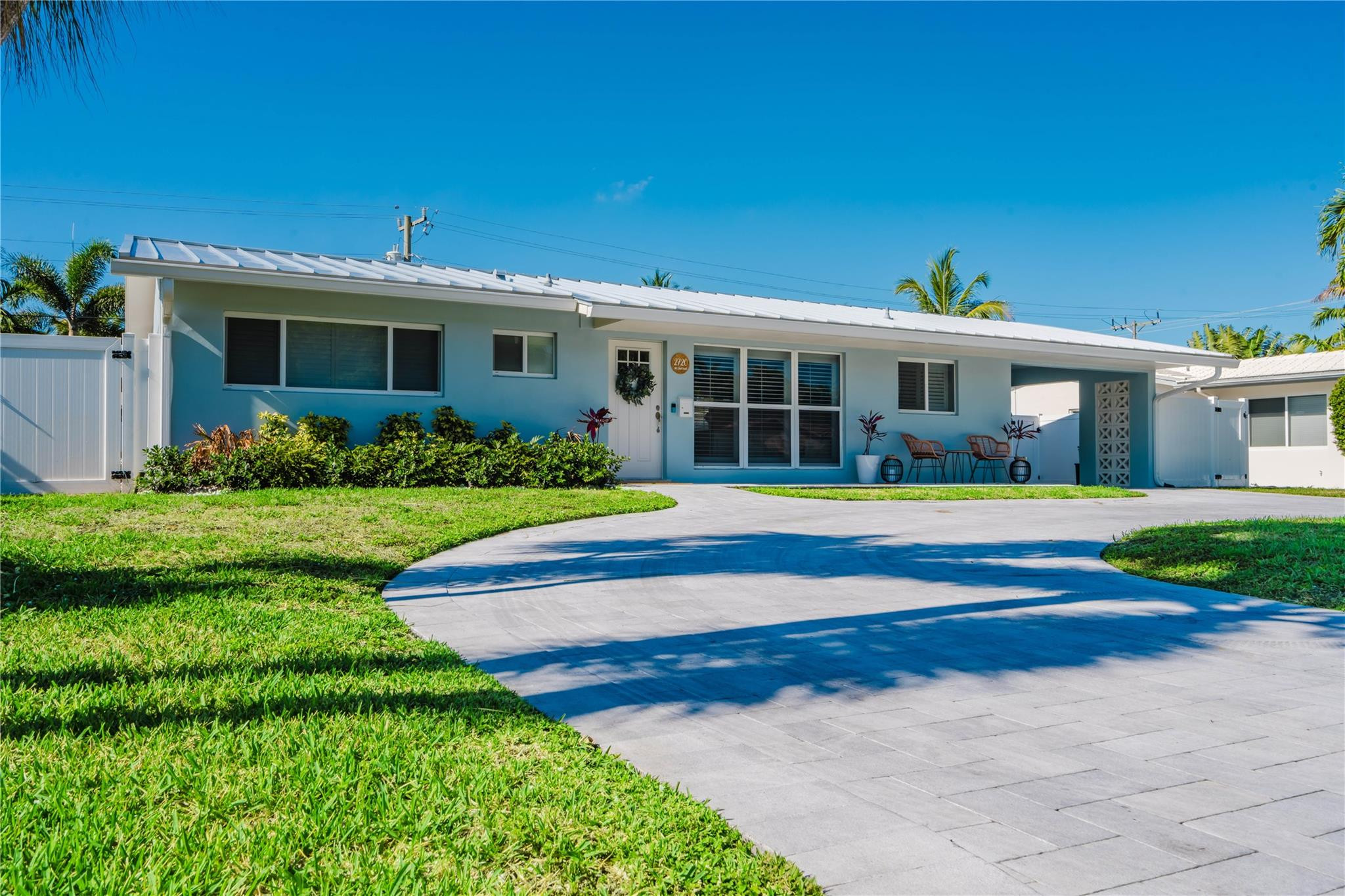 2720 NE 53rd Court