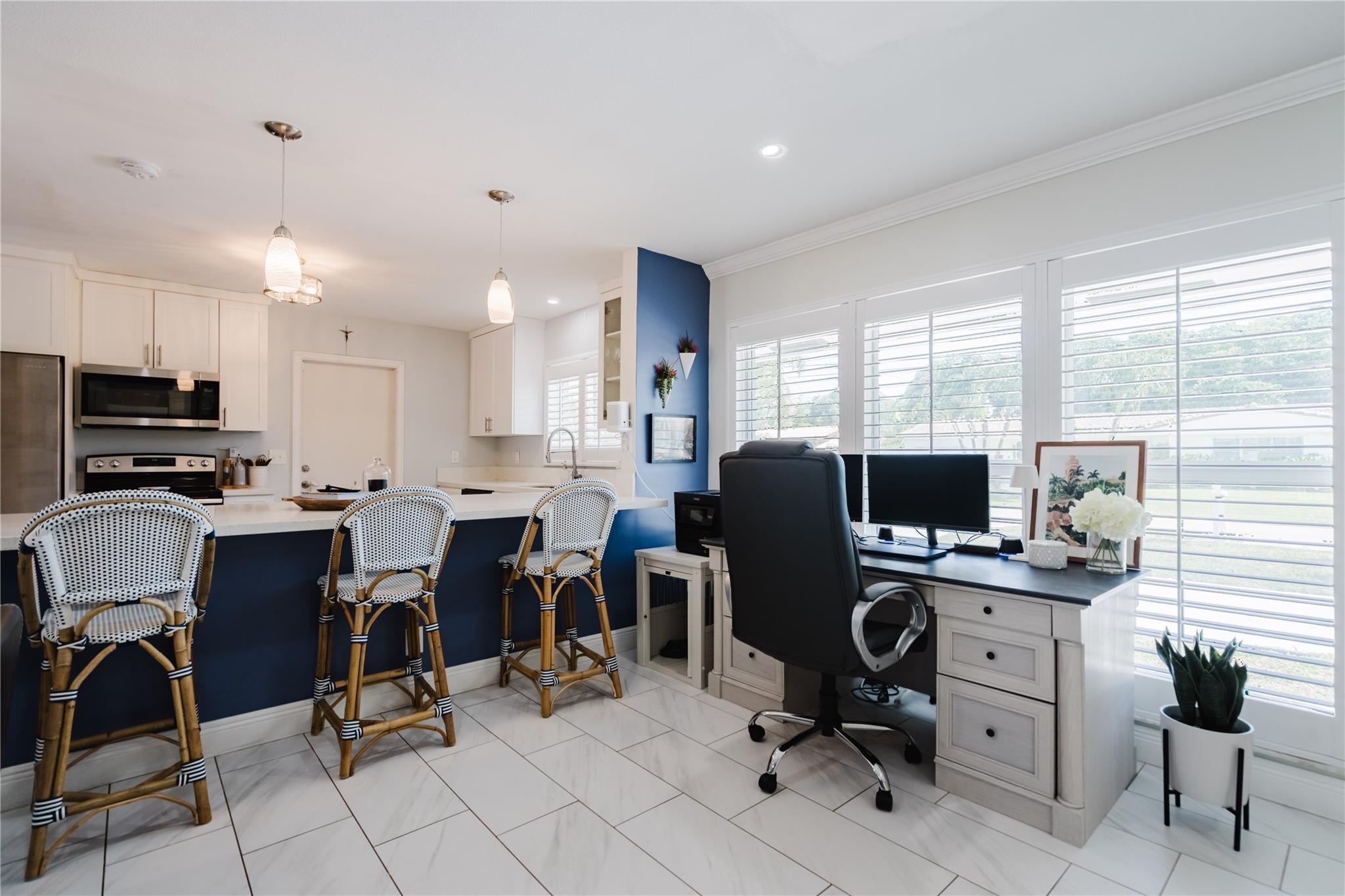 2720 NE 53rd Court