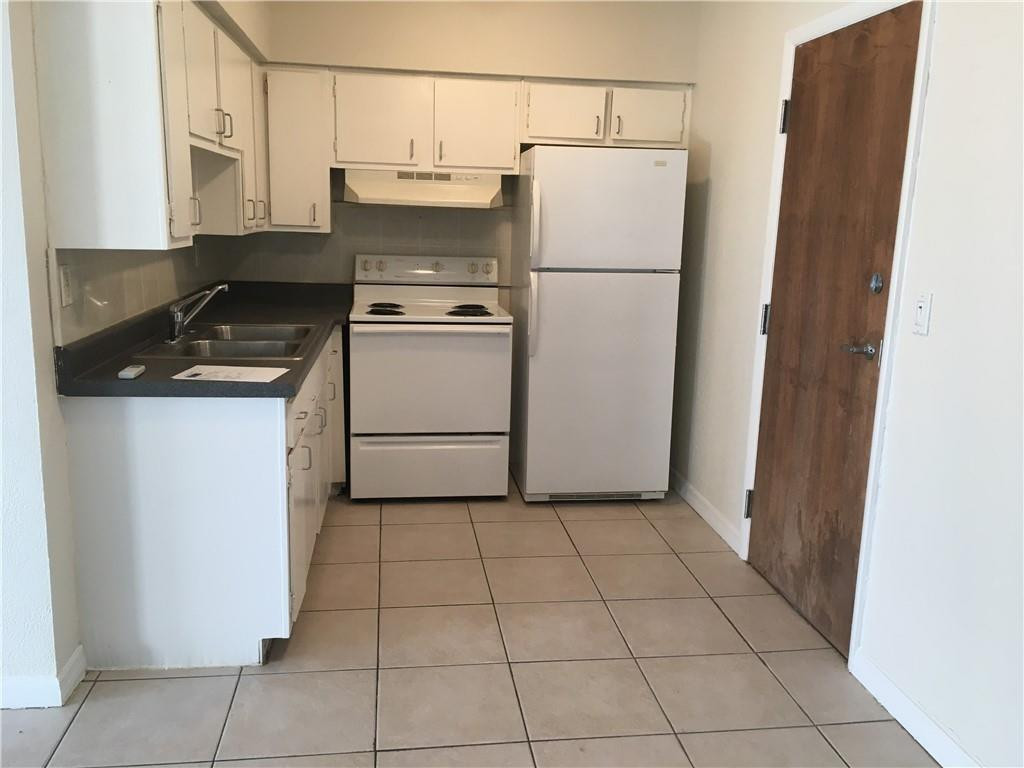 3220 Bayview Drive 214