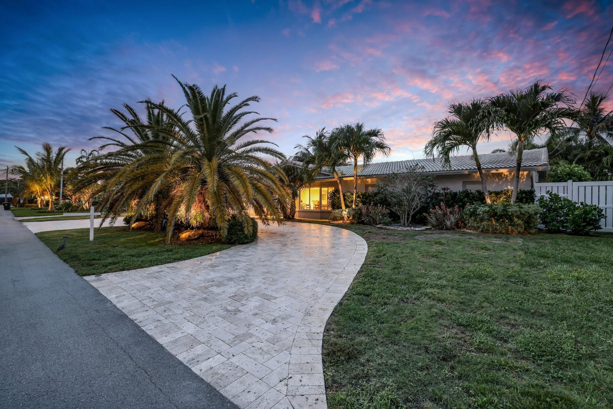 2401 NE 33rd Street