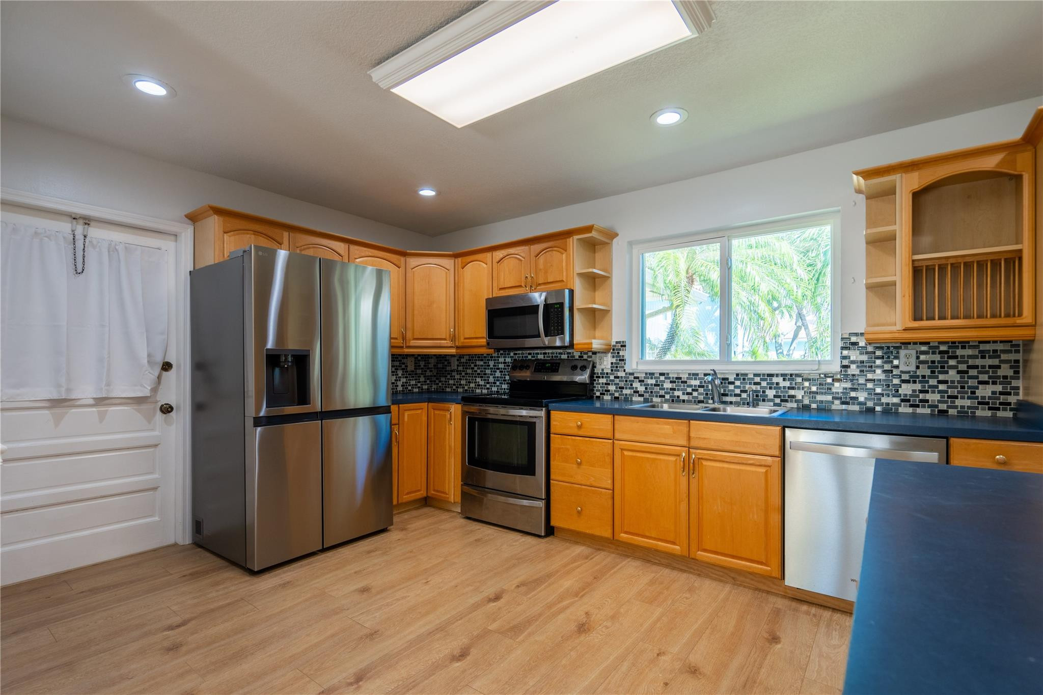 2742 NE 32nd Street