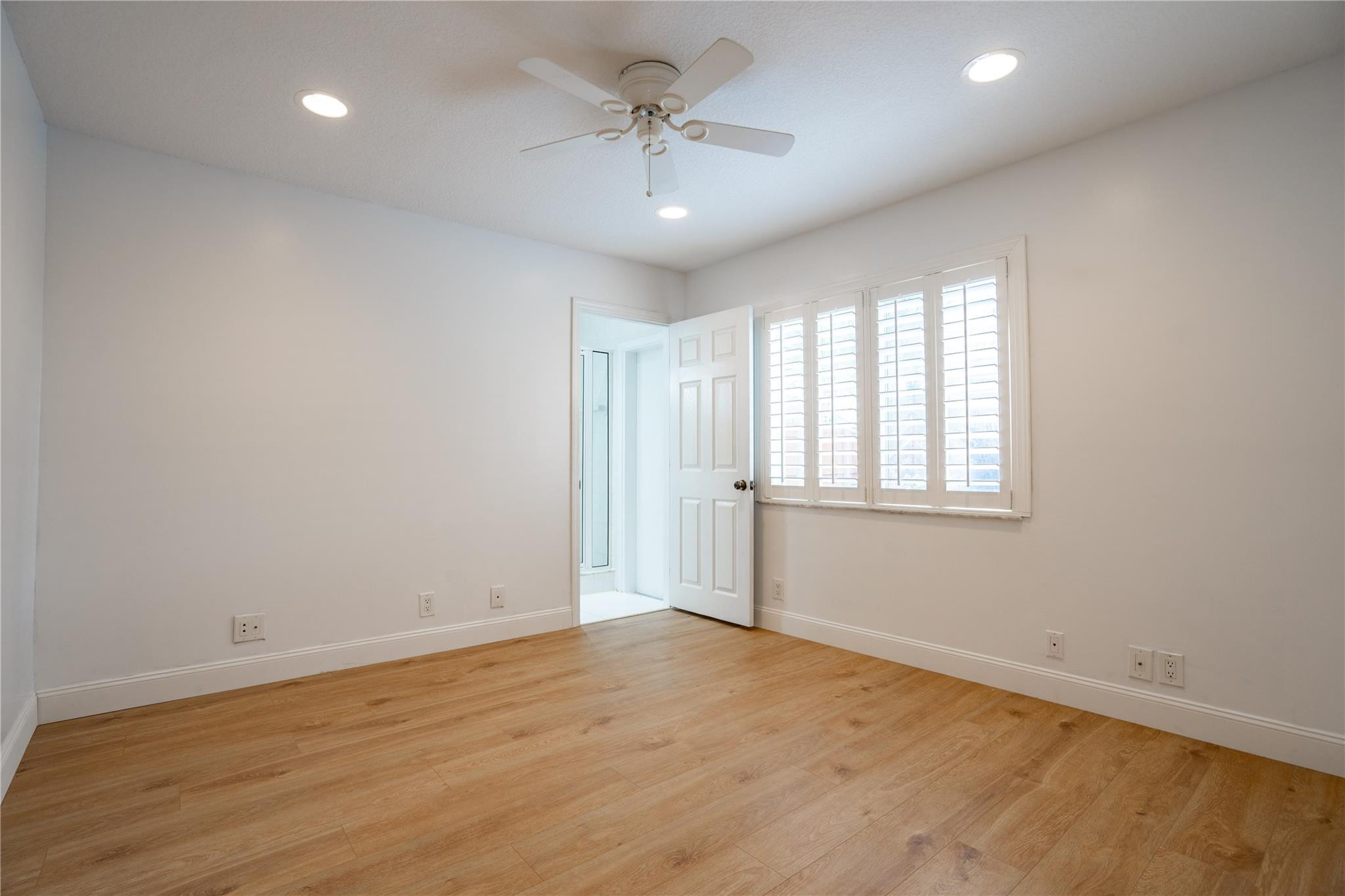 2742 NE 32nd Street