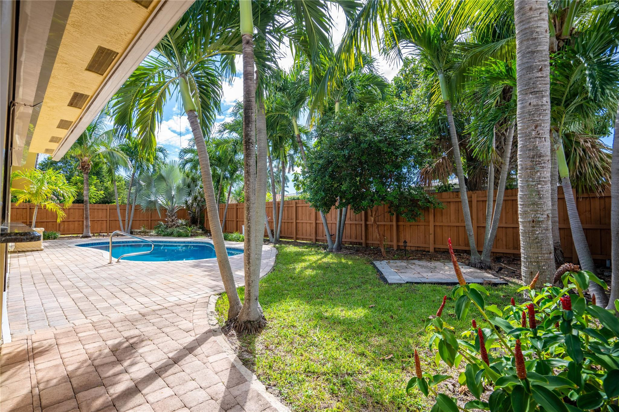 2742 NE 32nd Street