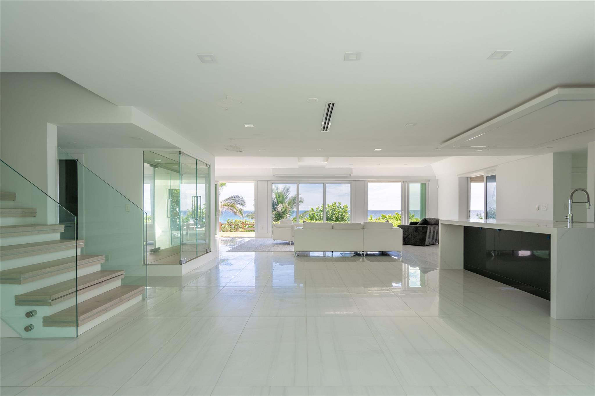 951 Hillsboro Mile