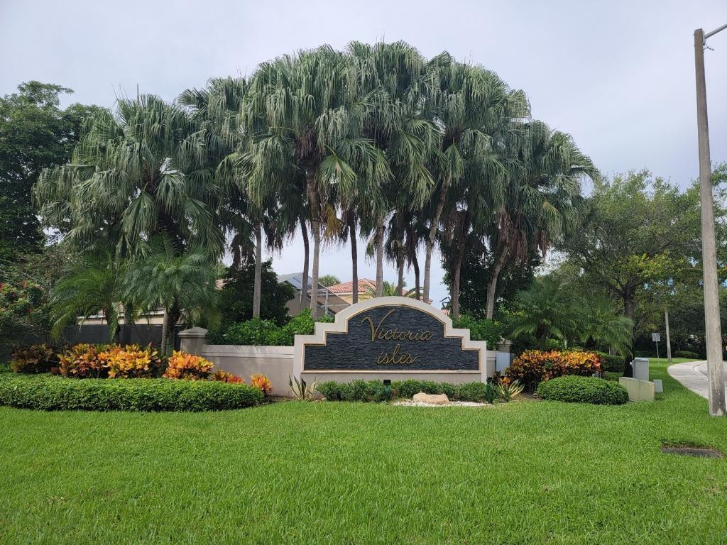 4821 NW 58th Manor