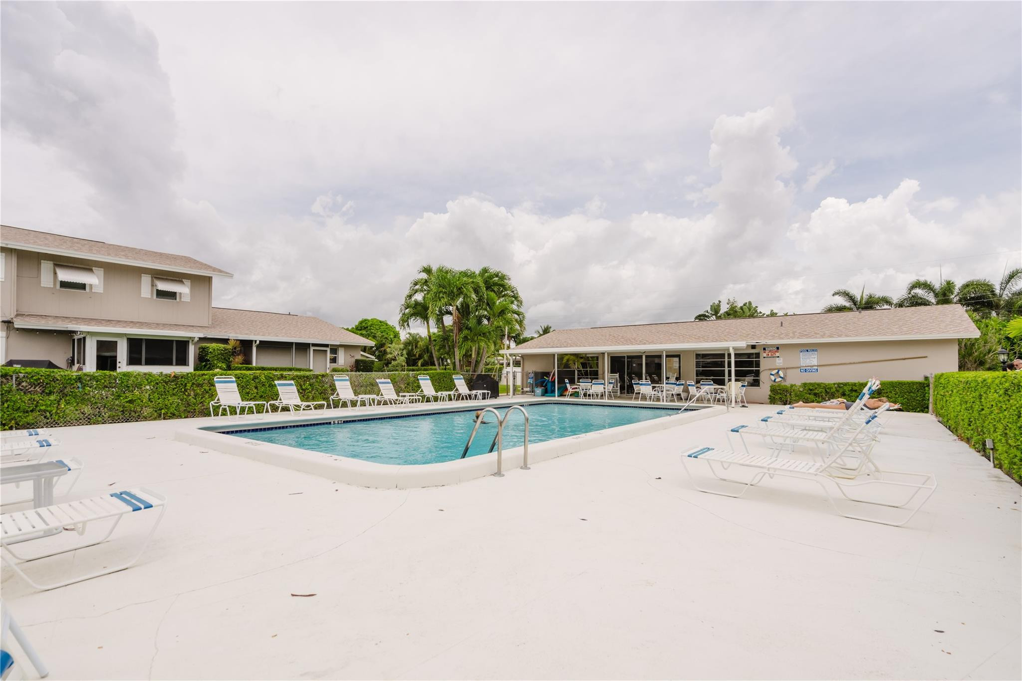 1003 SE 10th Street 11D