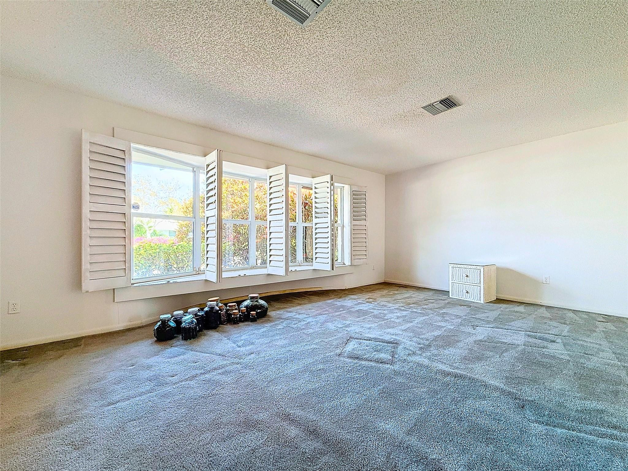 2880 NE 45th Street