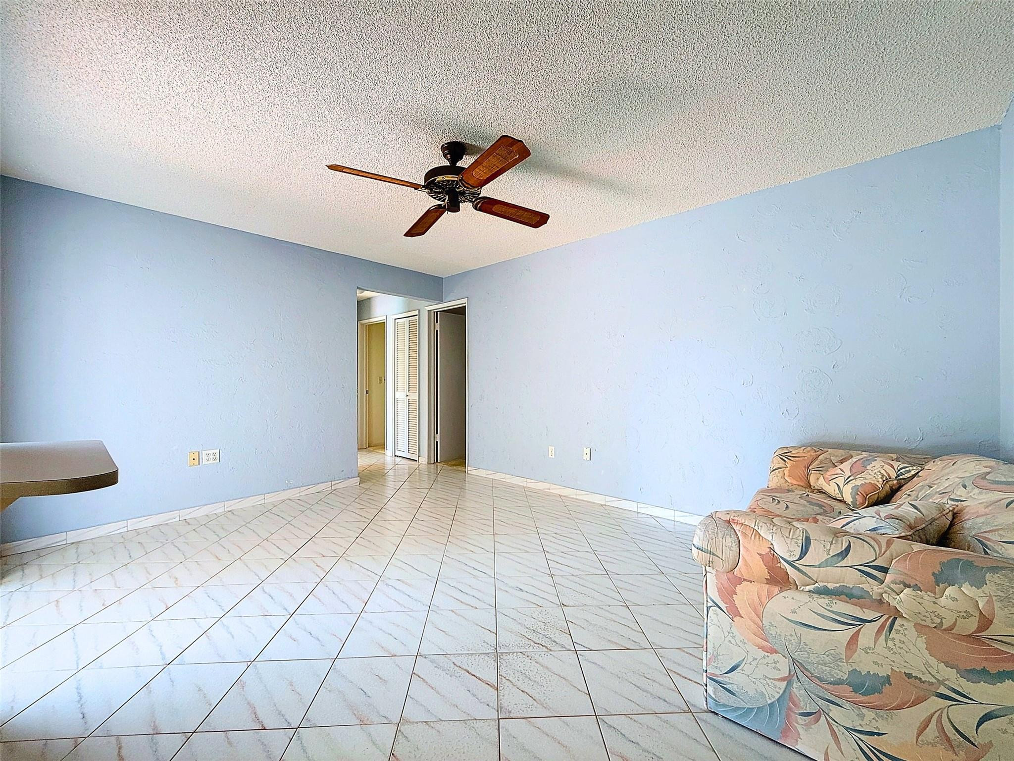 2880 NE 45th Street