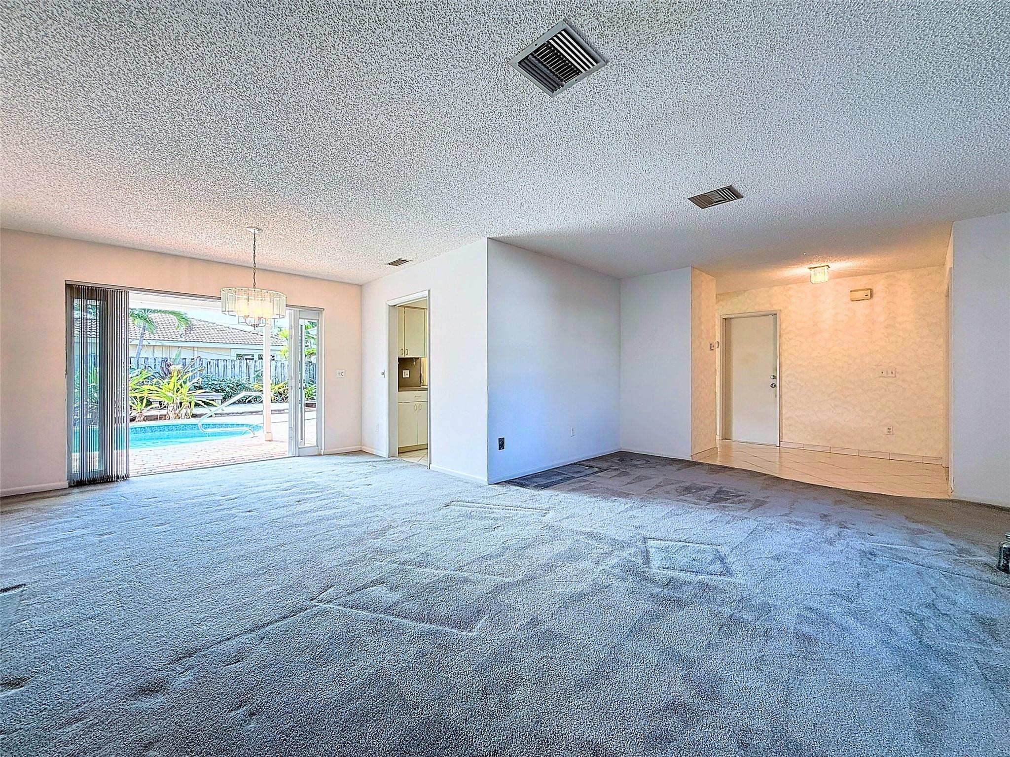 2880 NE 45th Street