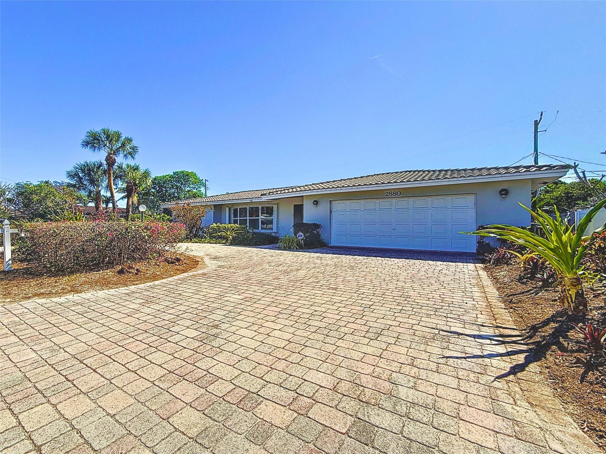 2880 NE 45th Street