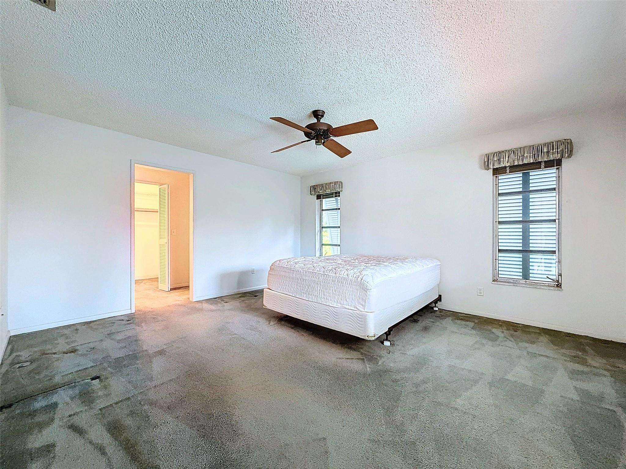 2880 NE 45th Street