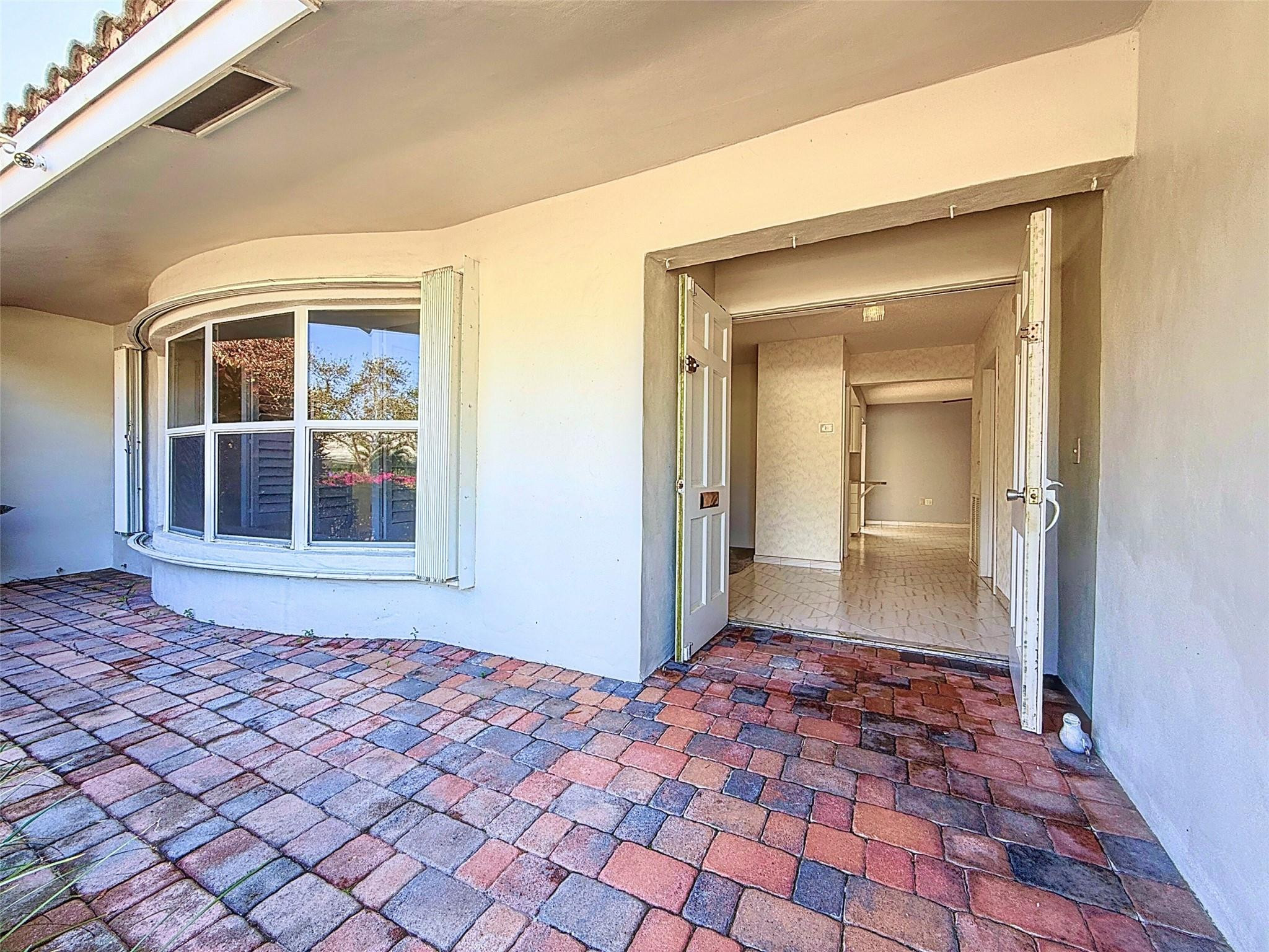 2880 NE 45th Street