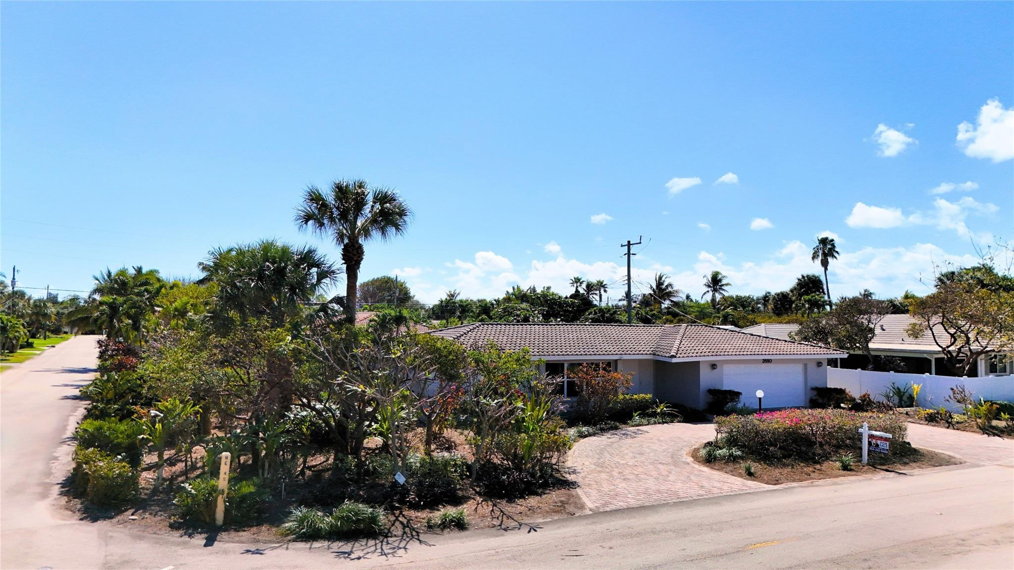 2880 NE 45th Street